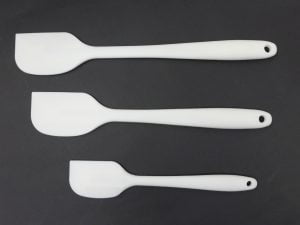 Spatula Beyaz Sert Düz 350 Mm